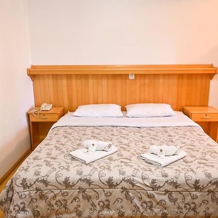 Hotel 13 Linden Treze Tílias المظهر الخارجي الصورة